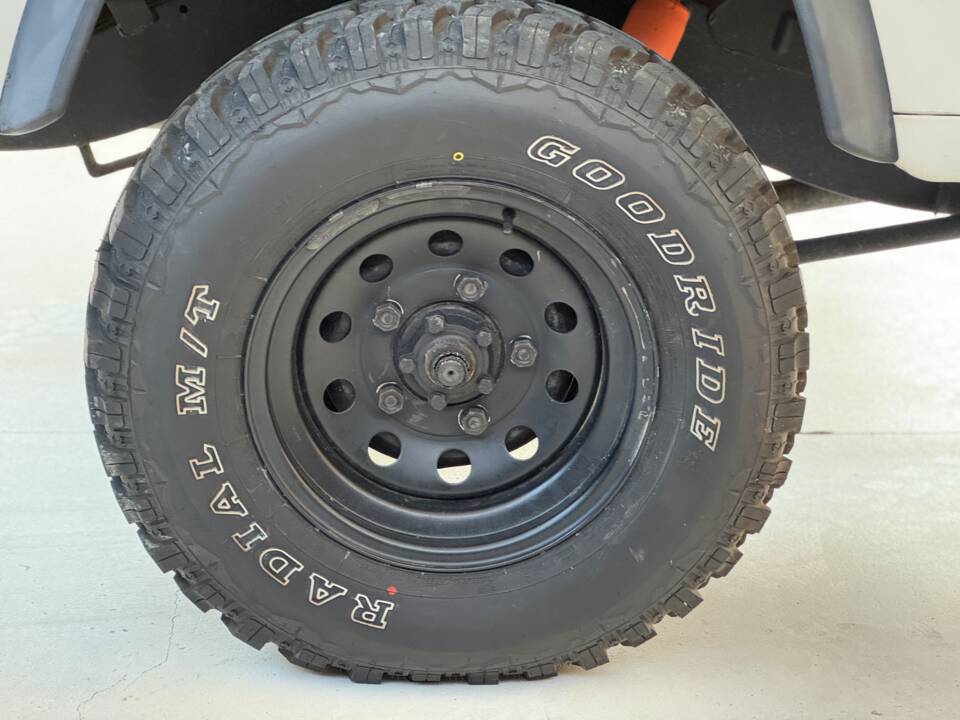 Image 13/45 de Land Rover Defender 110 (1991)