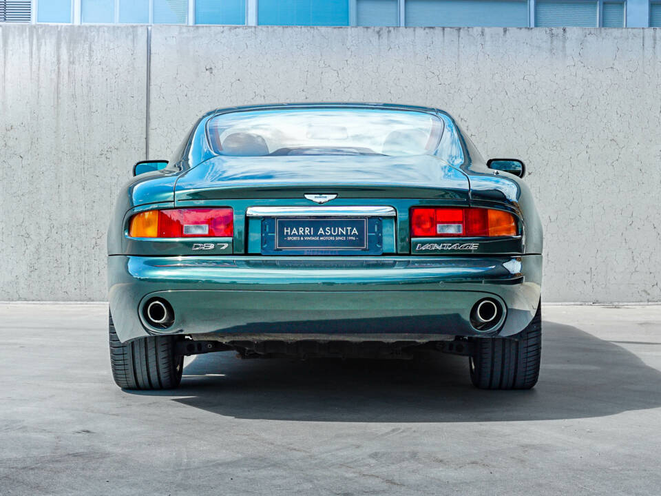 Image 7/40 of Aston Martin DB 7 Vantage (2000)