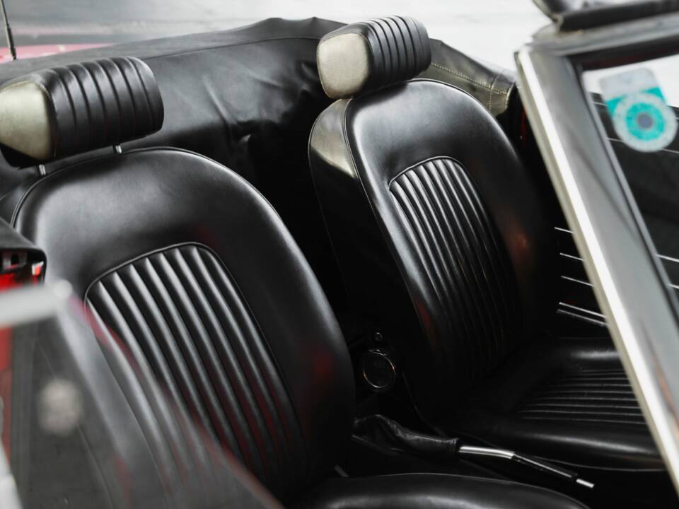 Immagine 28/47 di Alfa Romeo 1300 Spider Junior (1969)
