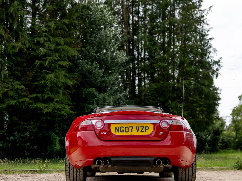 Image 15/50 of Jaguar XKR (2007)
