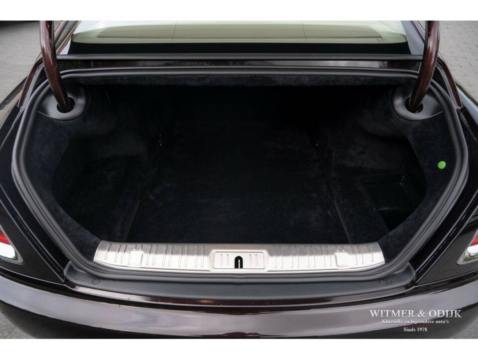 Image 36/38 of Rolls-Royce Wraith (2014)