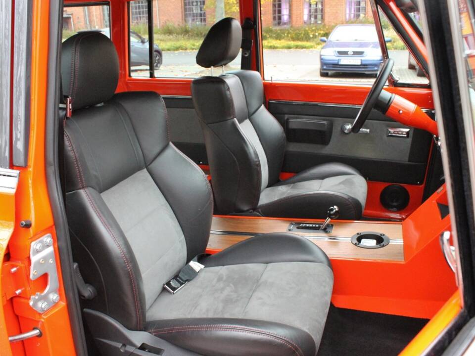 Immagine 17/30 di Chevrolet Suburban (1970)