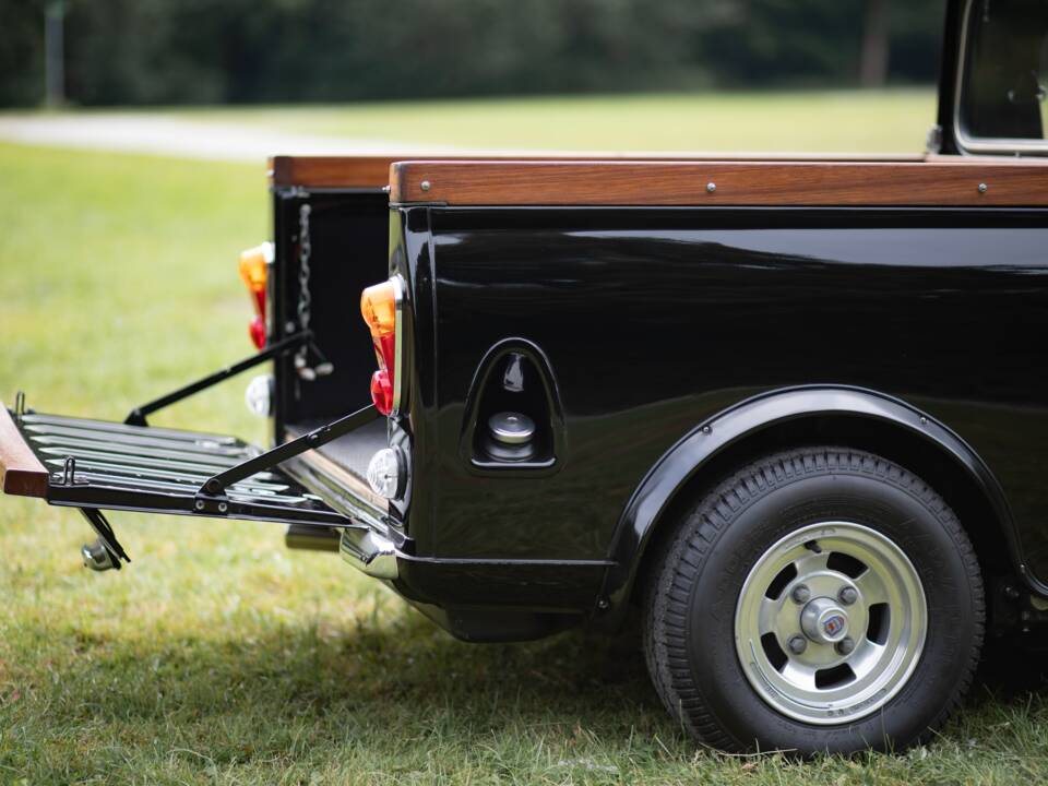 Imagen 3/25 de Mini 1000 (1978)