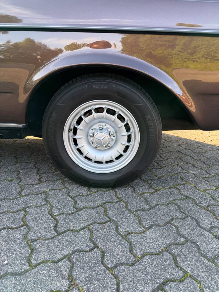 Image 10/31 of Mercedes-Benz 230 CE (1984)