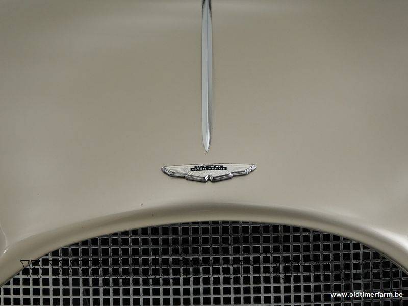 Image 11/15 of Aston Martin DB 2&#x2F;4 Mk III (1958)