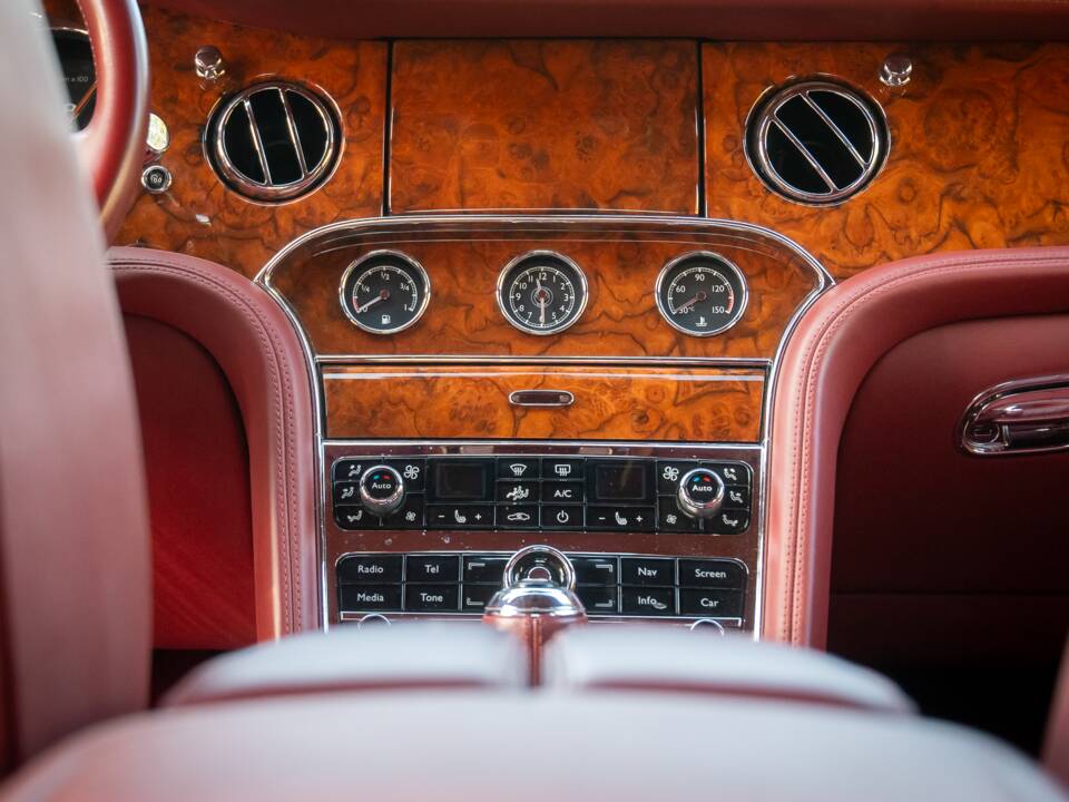 Afbeelding 14/31 van Bentley Mulsanne (2011)