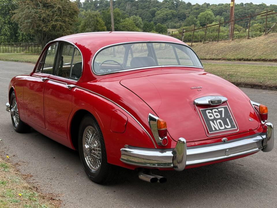 Image 8/36 of Jaguar Mk II 3.8 (1964)