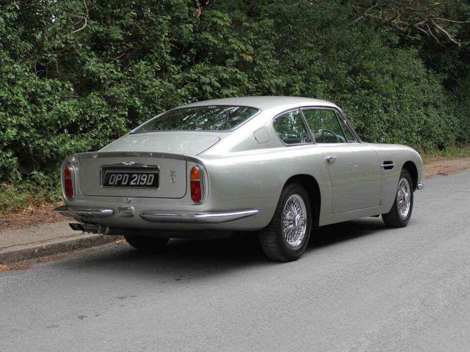Imagen 6/18 de Aston Martin DB 6 (1966)