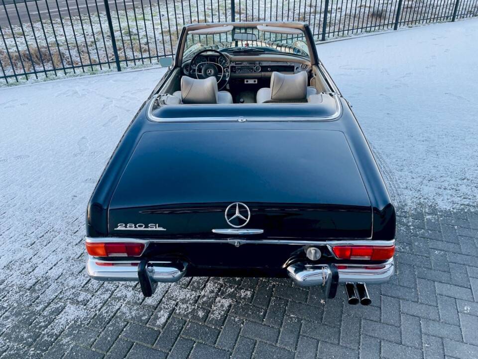 Image 11/34 de Mercedes-Benz 280 SL (1970)