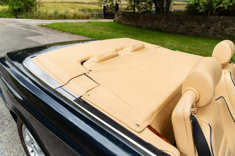 Afbeelding 26/50 van Bentley Azure (1997)