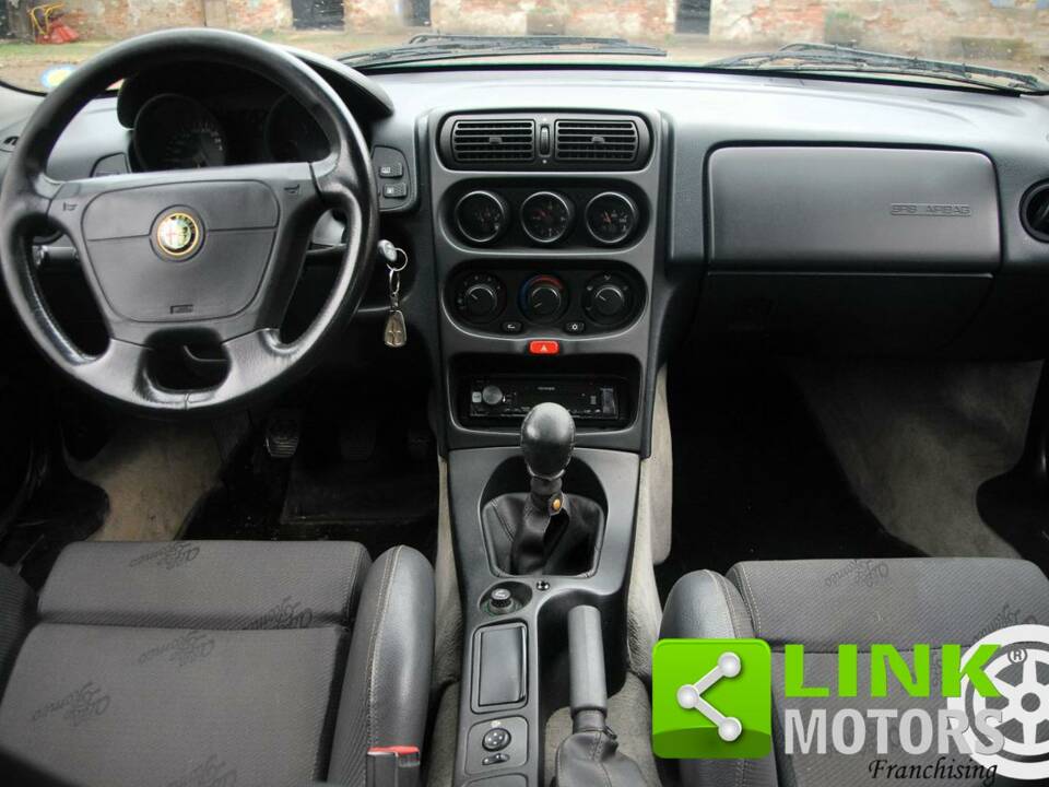 Immagine 7/10 di Alfa Romeo GTV 2.0 V6 Turbo (1996)