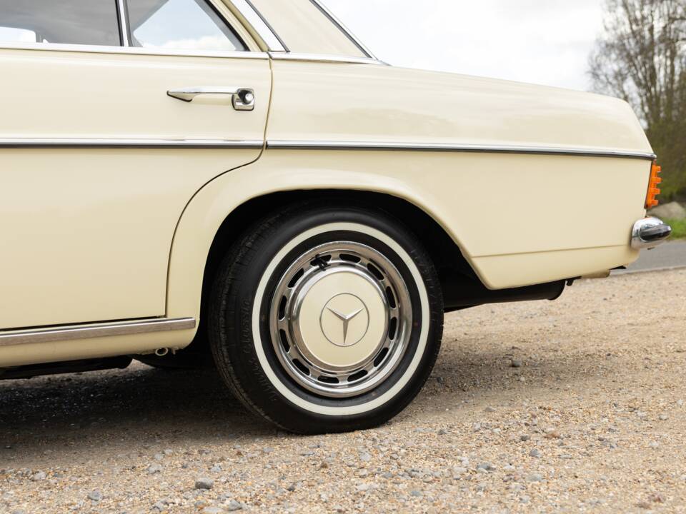 Imagen 35/40 de Mercedes-Benz 230/4 (1976)