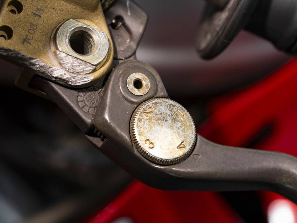 Immagine 41/50 di Ducati DUMMY (1999)