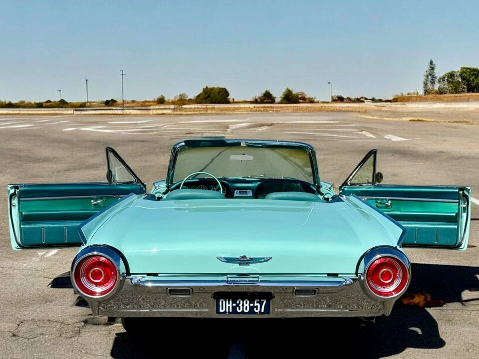 Bild 44/47 von Ford Thunderbird (1962)