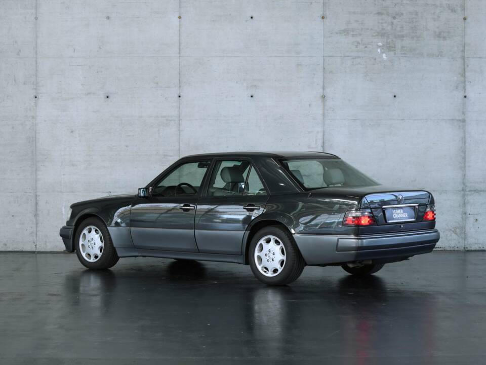 Bild 2/50 von Mercedes-Benz 500 E (1993)