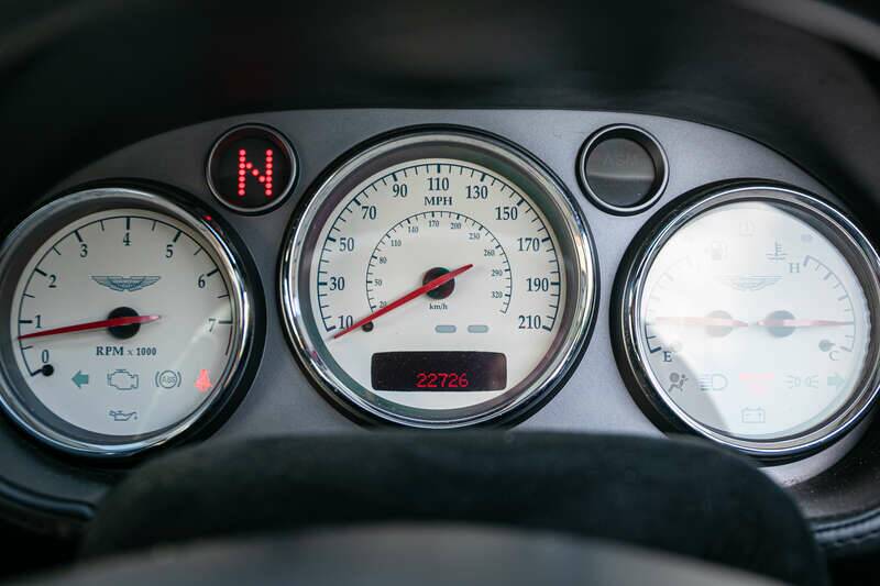 Image 10/39 of Aston Martin V12 Vanquish (2003)