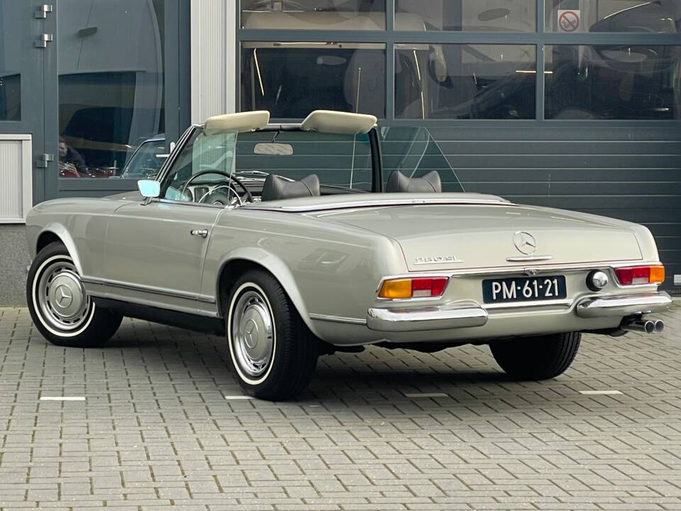 Image 3/22 of Mercedes-Benz 280 SL (1970)