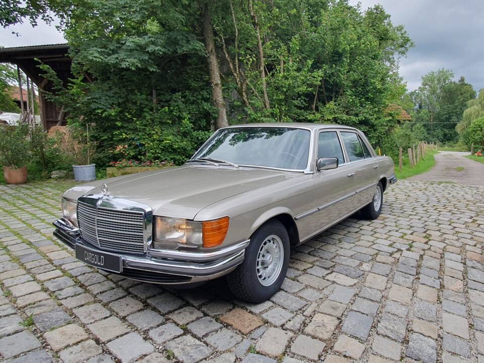 Image 3/31 of Mercedes-Benz 450 SEL 6,9 (1975)