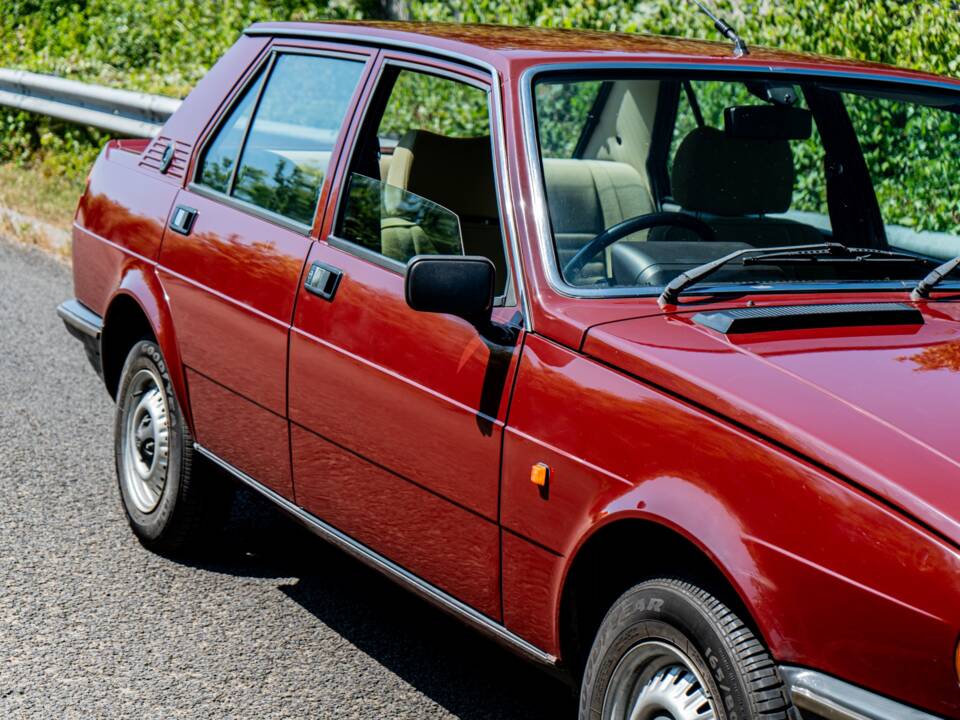 Imagen 21/50 de Alfa Romeo Giulietta 1.6 (1981)