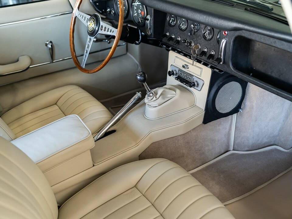 Bild 3/102 von Jaguar E-Type 4.2 (1966)