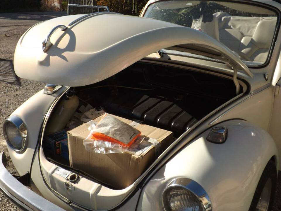 Image 44/50 of Volkswagen Beetle 1303 LS (1973)