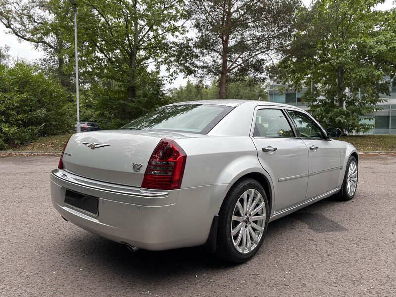 Image 15/50 of Chrysler 300 S (2008)