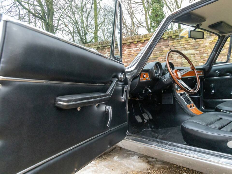 Image 41/50 de Alfa Romeo Giulia GT 1300 Junior (1972)