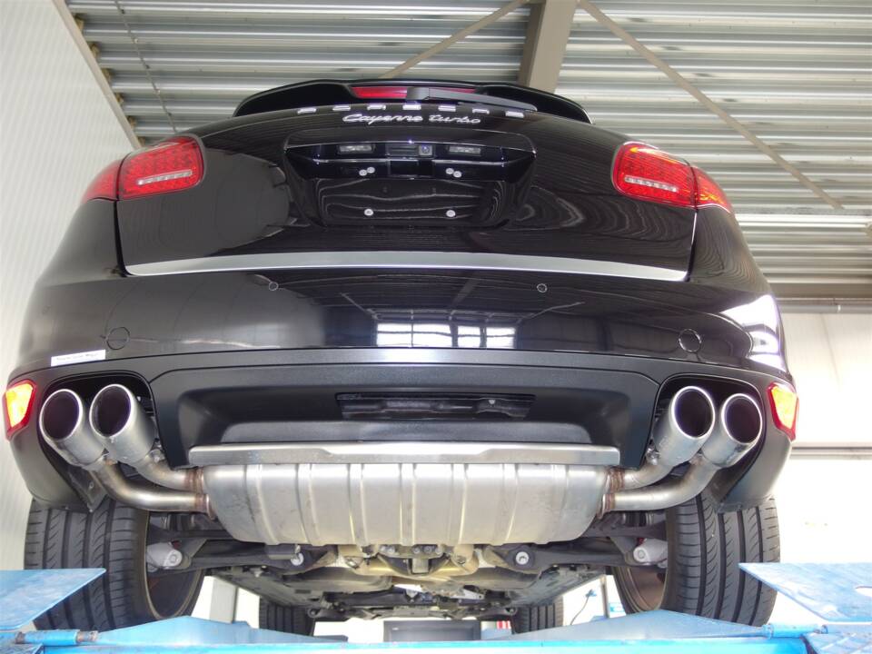Bild 88/98 von Porsche Cayenne Turbo (2010)