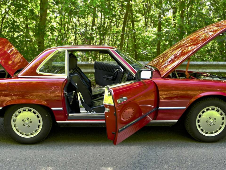 Image 16/50 of Mercedes-Benz 300 SL (1988)