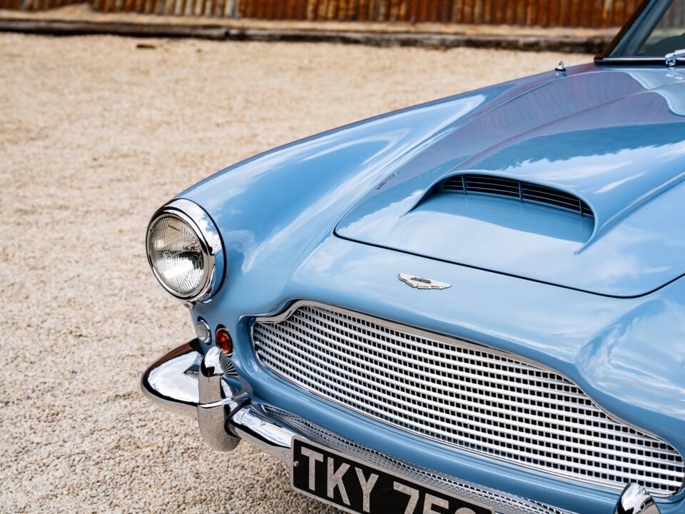 Image 42/56 of Aston Martin DB 4 (1960)