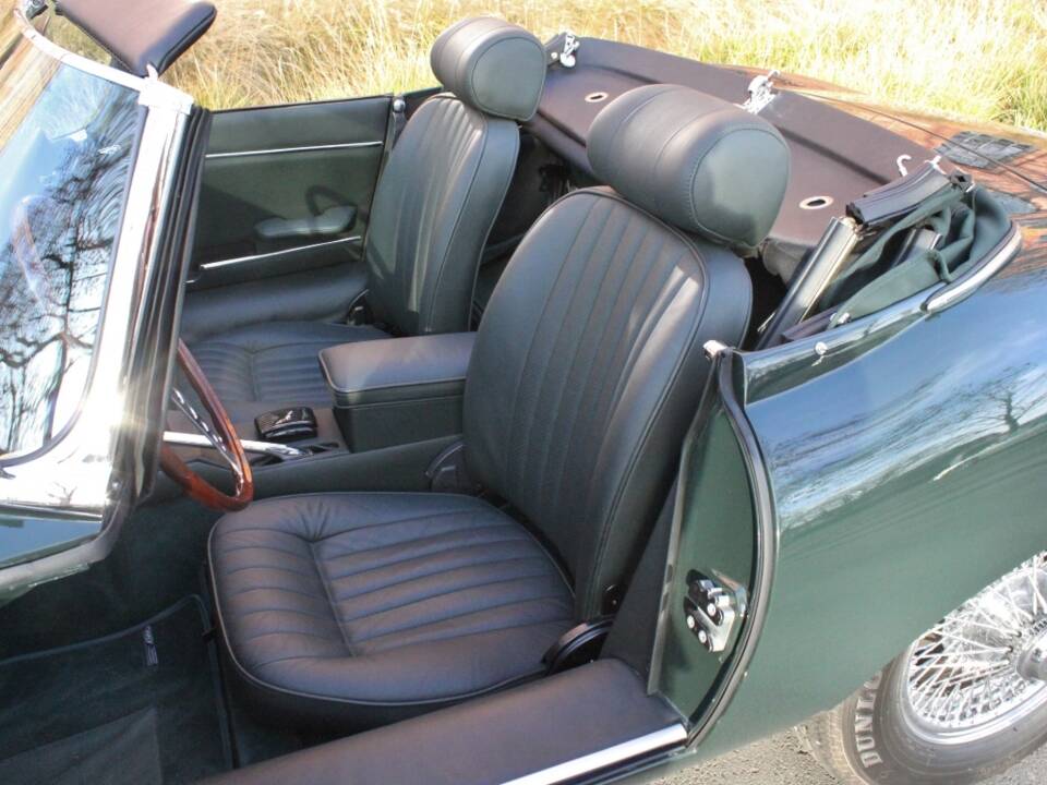 Image 10/21 de Jaguar E-Type (1969)