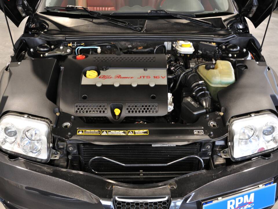 Immagine 25/39 di Alfa Romeo GTV 2.0 JTS (2005)