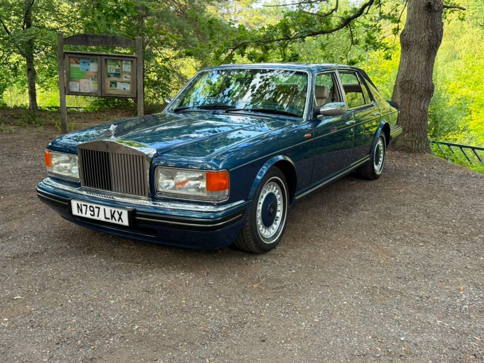 Image 25/46 of Rolls-Royce Silver Spirit III (1996)