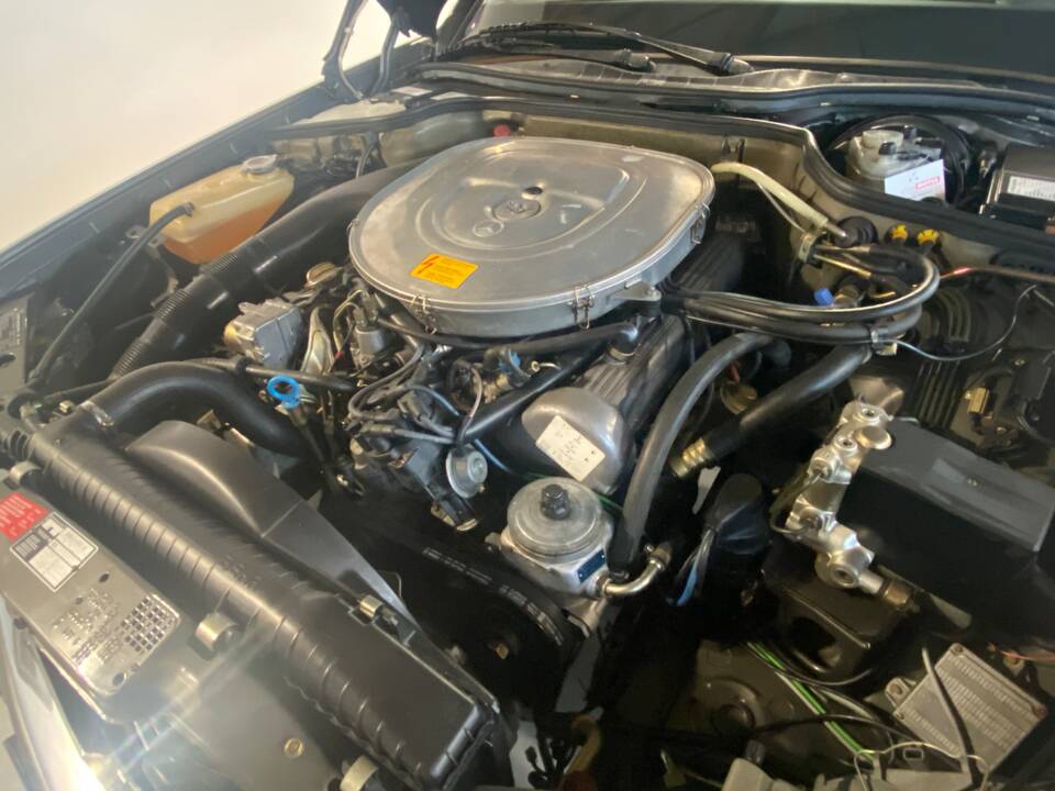 Bild 44/67 von Mercedes-Benz 380 SEC (1984)