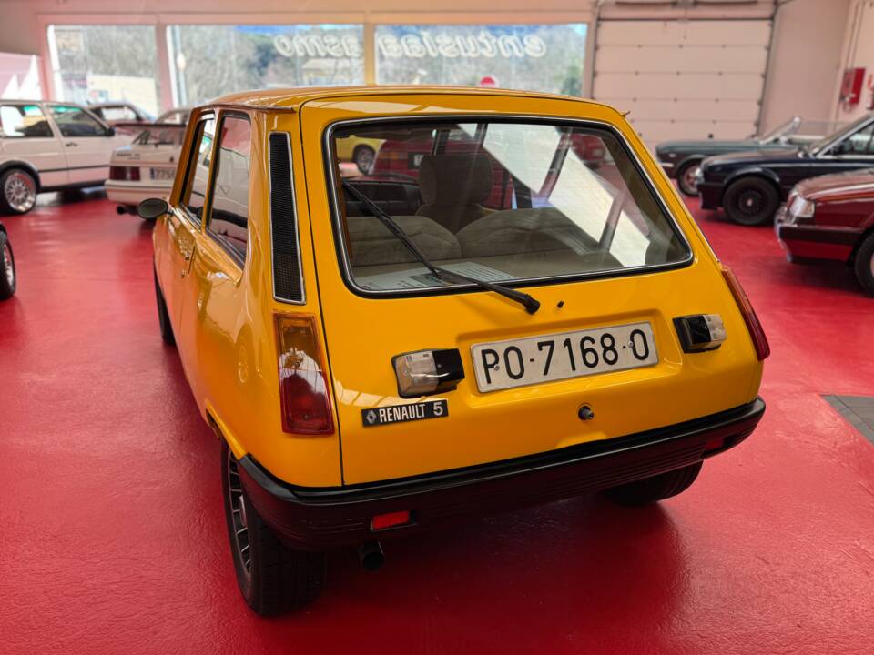 Image 8/34 of Renault R 5 Alpine Turbo (1981)