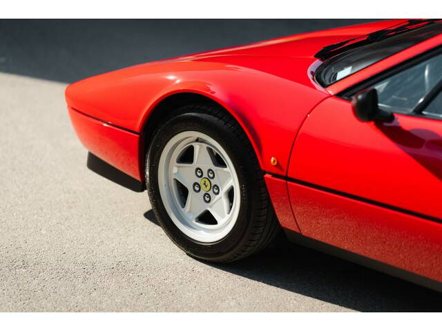 Image 30/39 of Ferrari 208 GTB Turbo (1987)