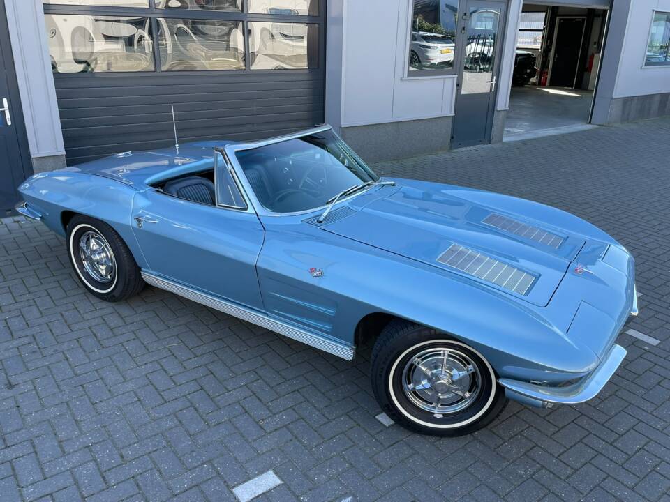 Image 17/22 of Chevrolet Corvette Sting Ray Convertible (1963)