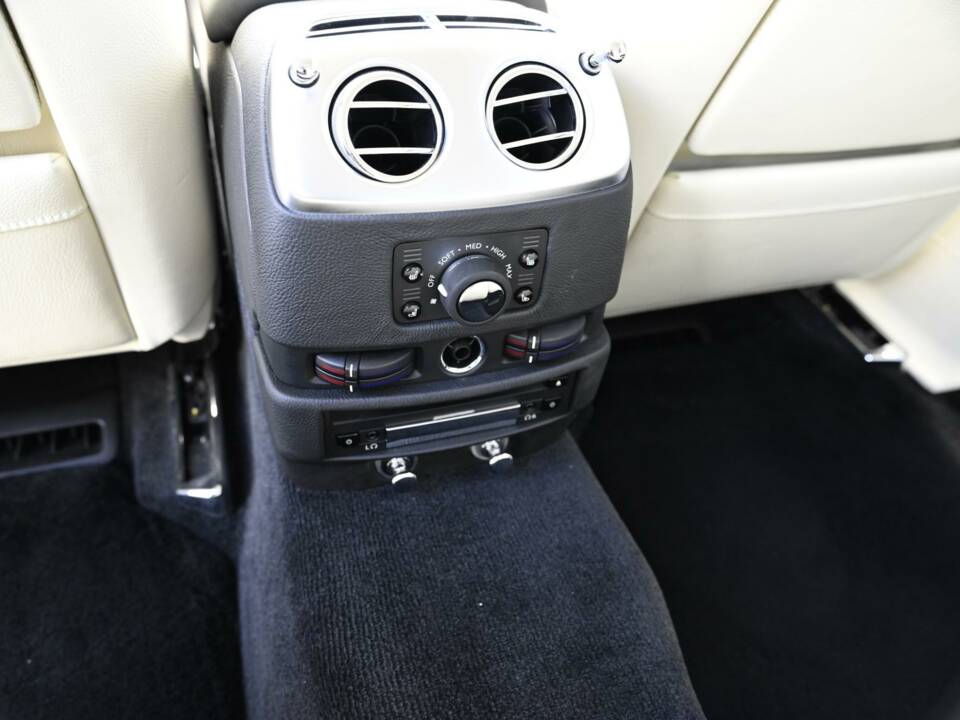 Immagine 46/50 di Rolls-Royce Ghost (2010)