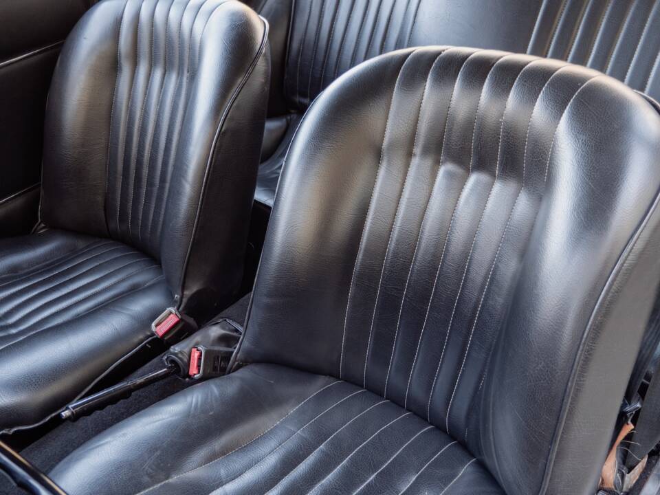 Image 44/54 of Alfa Romeo Giulia GT 1300 Junior (1972)