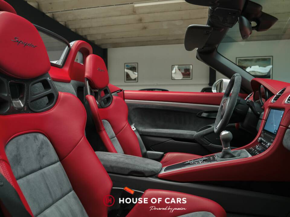 Image 19/25 of Porsche 718 Boxster Spyder (2020)