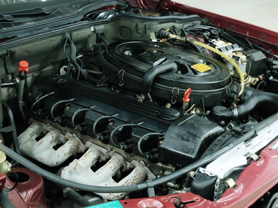Bild 22/50 von Mercedes-Benz 260 SE (1990)