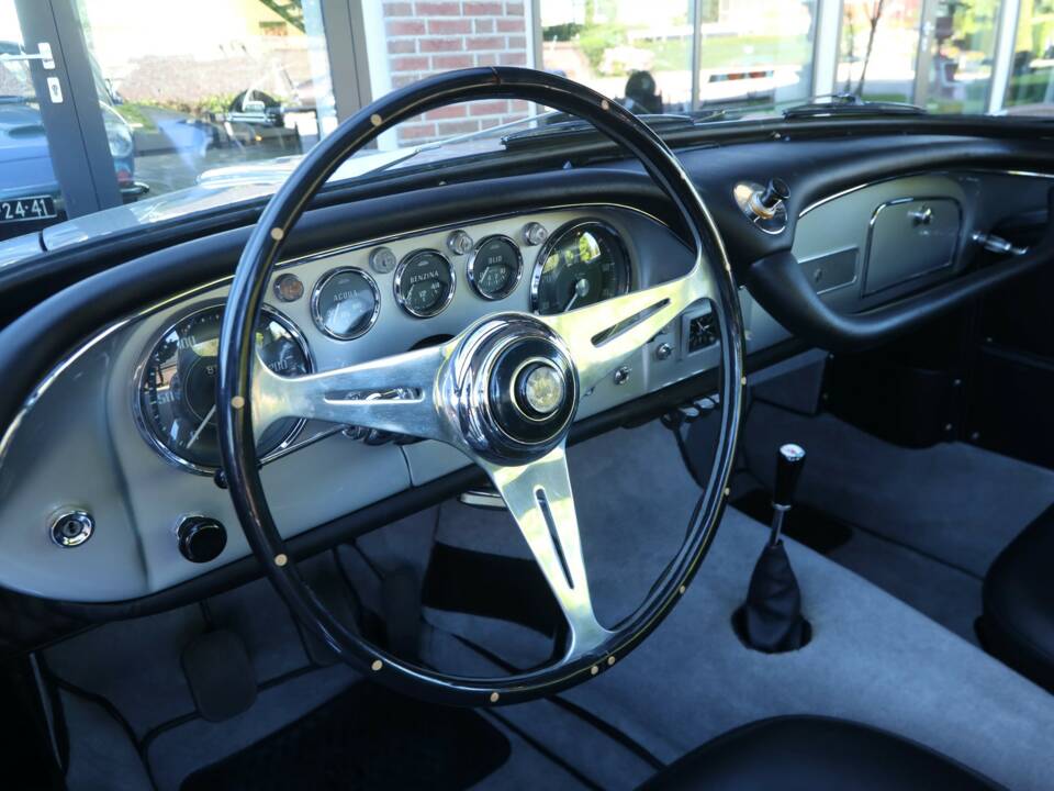 Bild 38/50 von Maserati 3500 GT Touring (1961)