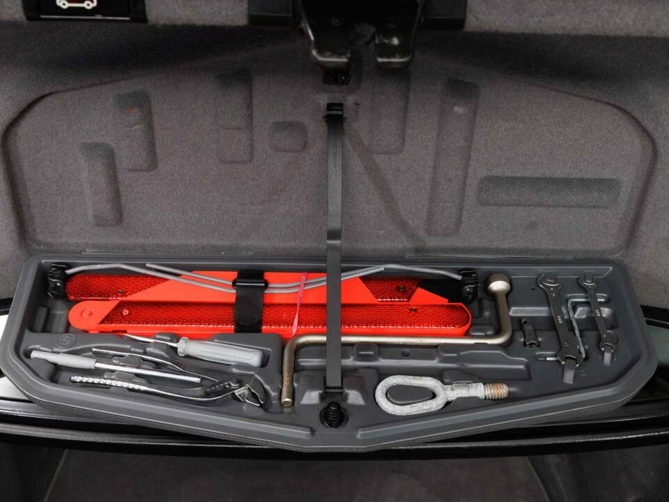 Image 35/41 of BMW 750i (2000)