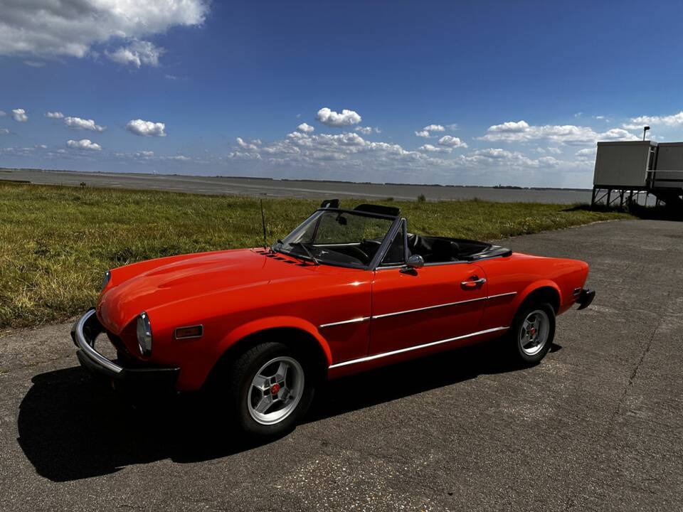Afbeelding 5/8 van FIAT 124 Spider CS1 (1975)