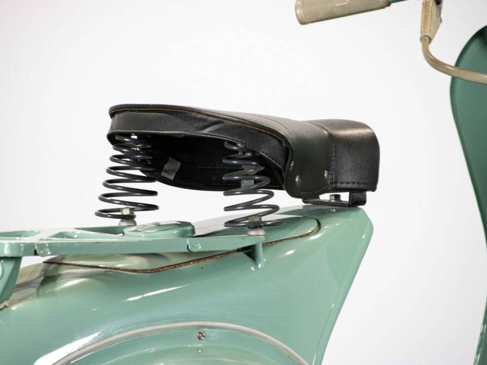 Immagine 10/50 di Piaggio Vespa 125 (1953)