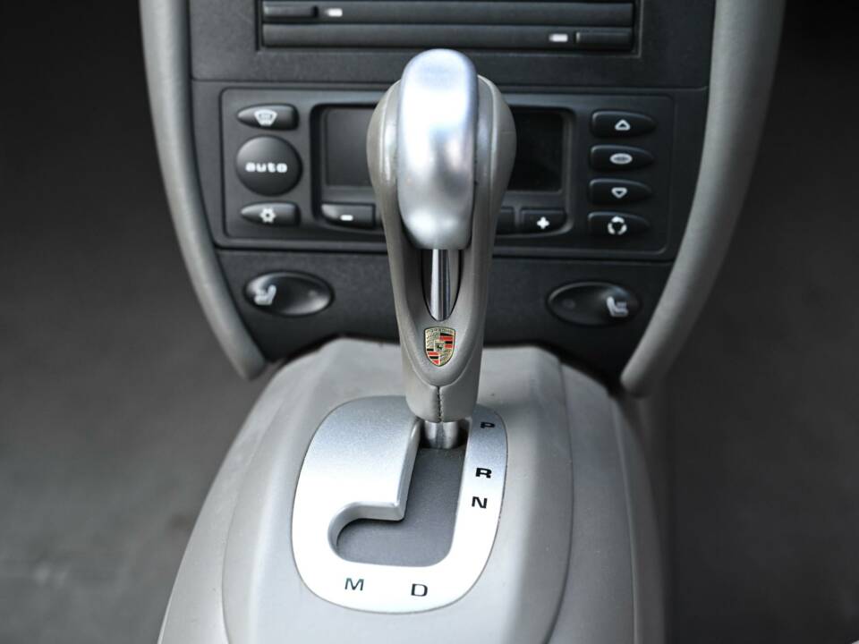 Bild 39/50 von Porsche 911 Carrera 4S (2004)