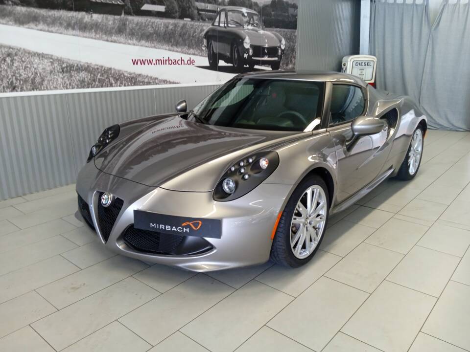 Image 2/13 of Alfa Romeo 4C (2014)