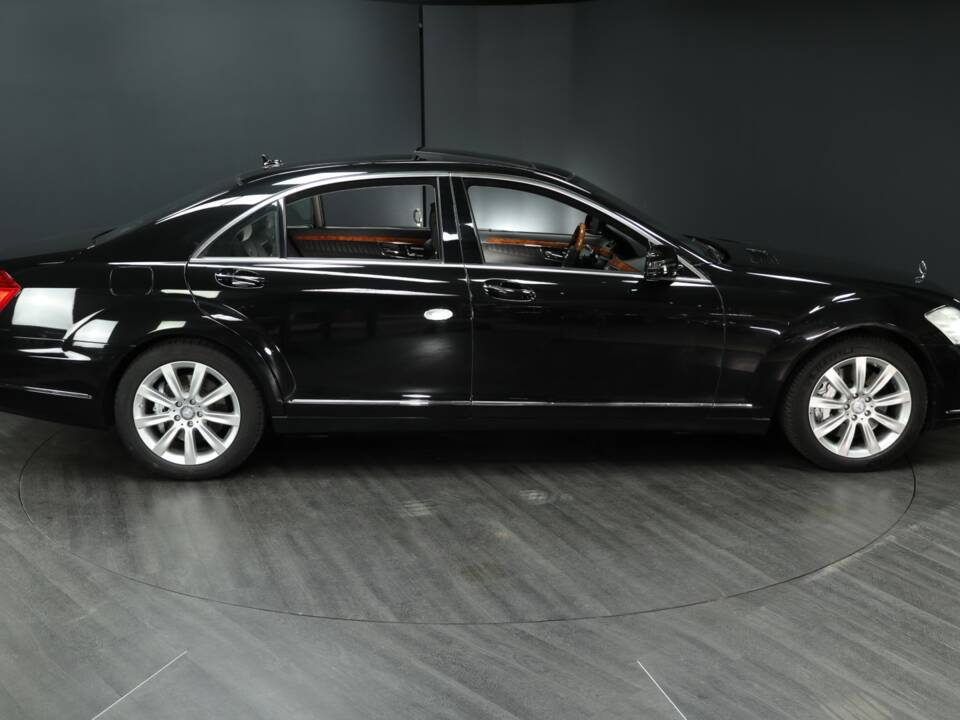 Image 6/78 de Mercedes-Benz S 600 L (2010)