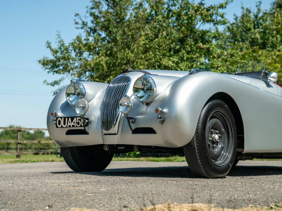 Image 32/50 de Jaguar XK 120 OTS (1951)