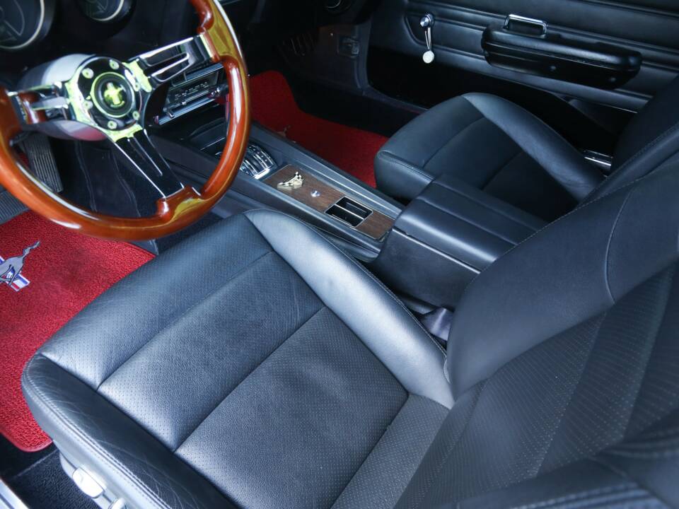 Image 19/50 of Ford Mustang 302 (1969)